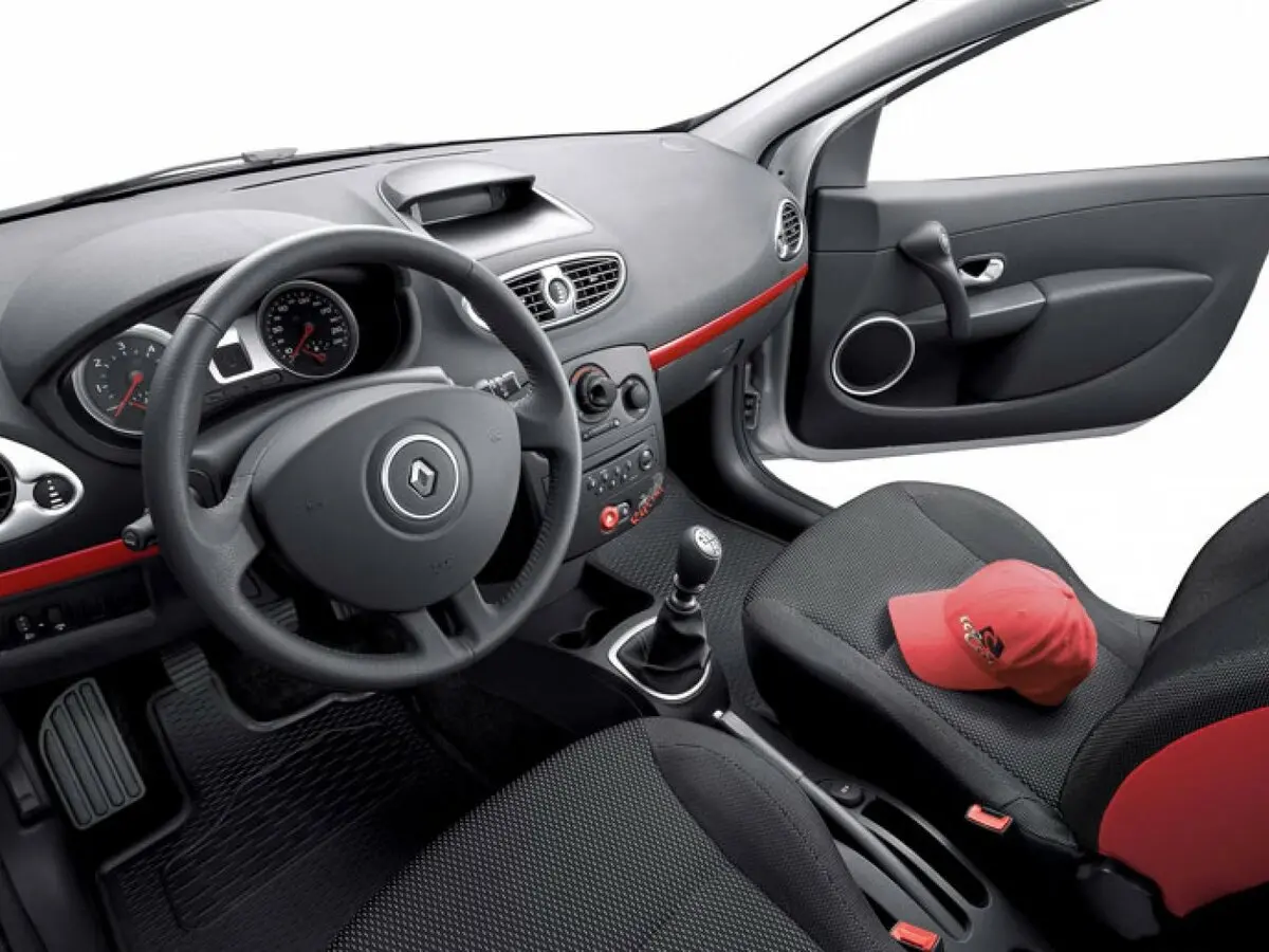 Renault Clio III Хэтчбек 3 дв. — сүрөт 6