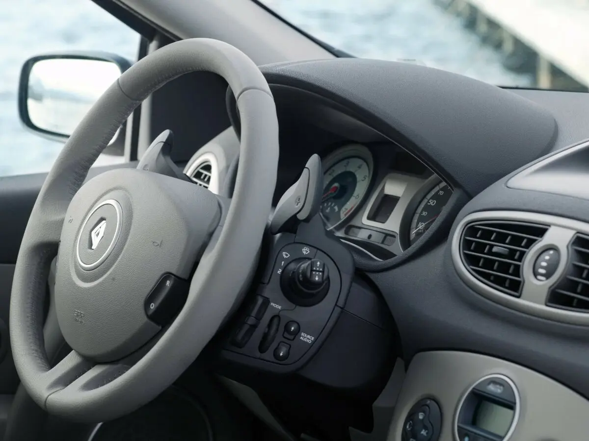 Renault Clio III Хэтчбек 3 дв. — сүрөт 7