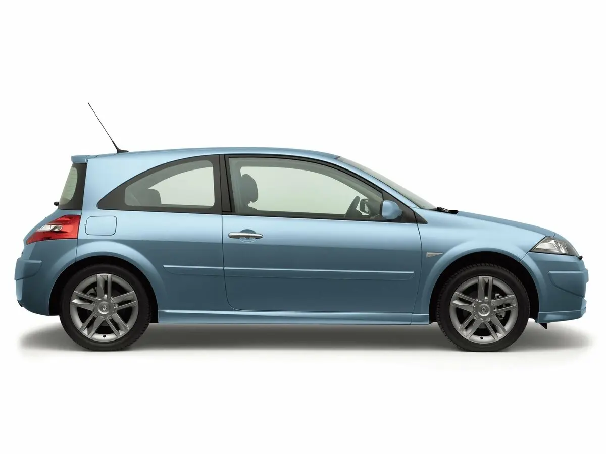 Renault Megane II Рестайлинг Хэтчбек 3 дв. — сүрөт 3