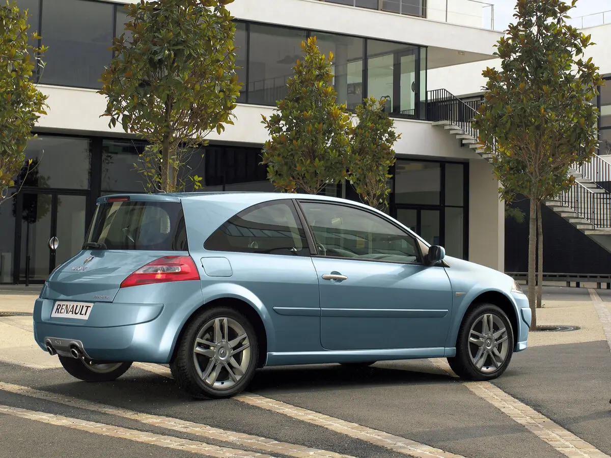 Renault Megane II Рестайлинг Хэтчбек 3 дв. — сүрөт 6