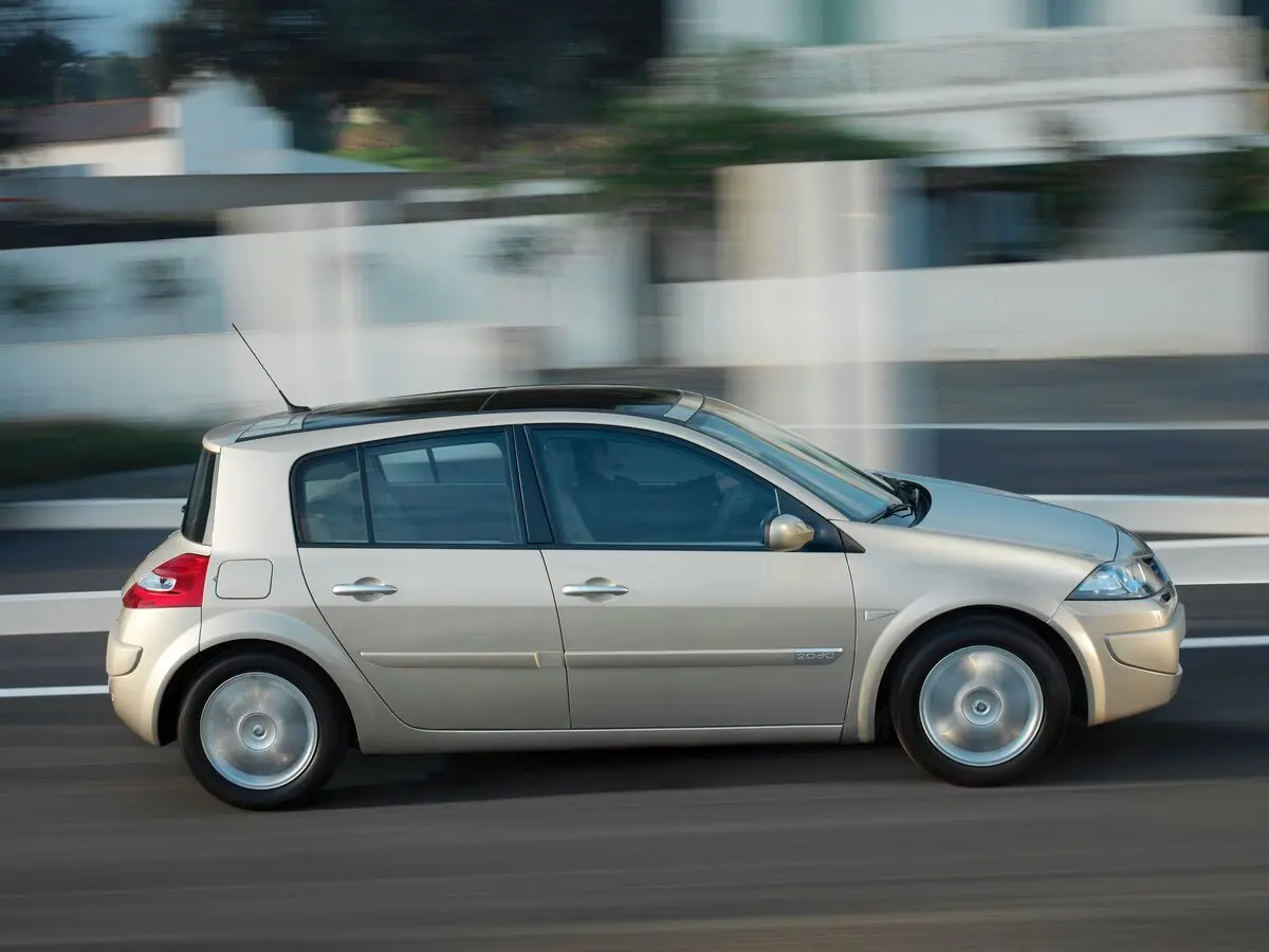 Renault Megane II Рестайлинг Хэтчбек 5 дв. — сүрөт 2