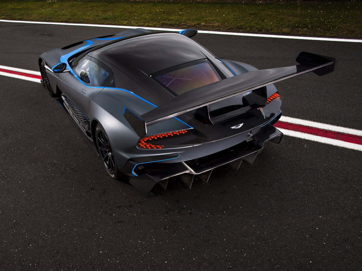 Aston Martin Vulcan 2015 – 2016 Купе — фото 9