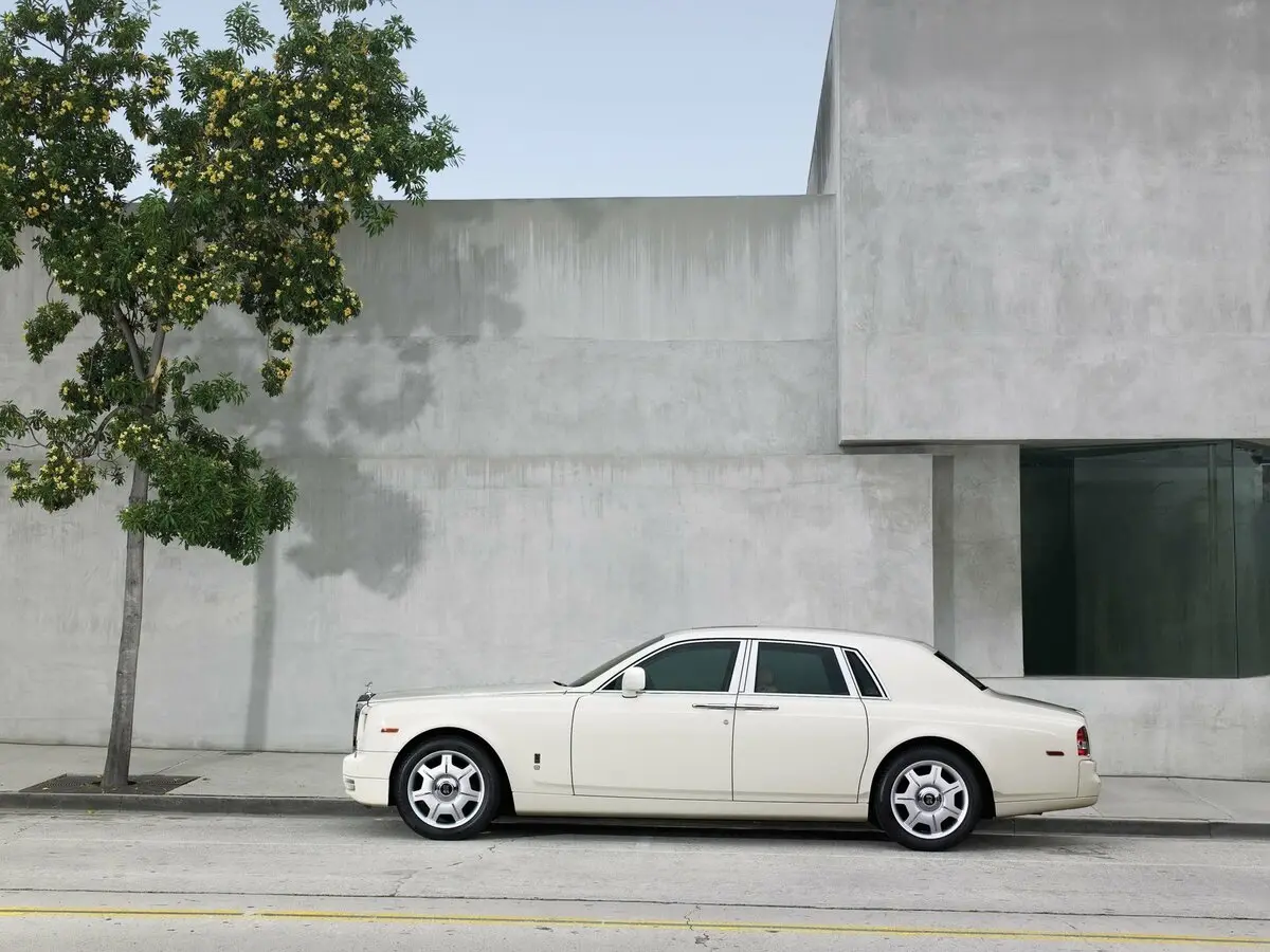 Rolls-Royce Phantom VII Седан — сүрөт 2
