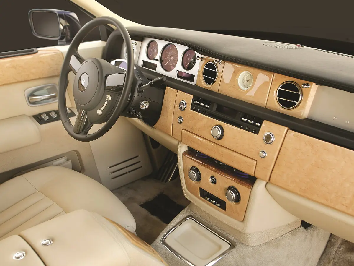 Rolls-Royce Phantom VII Седан — сүрөт 7