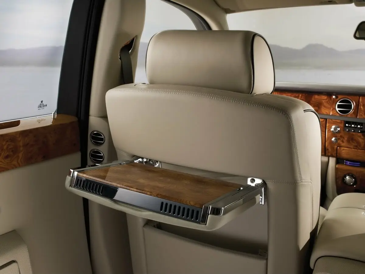 Rolls-Royce Phantom VII Седан — сүрөт 16