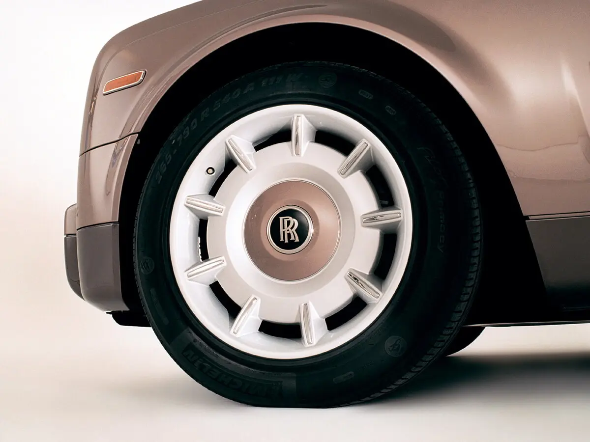 Rolls-Royce Phantom VII Седан — сүрөт 18