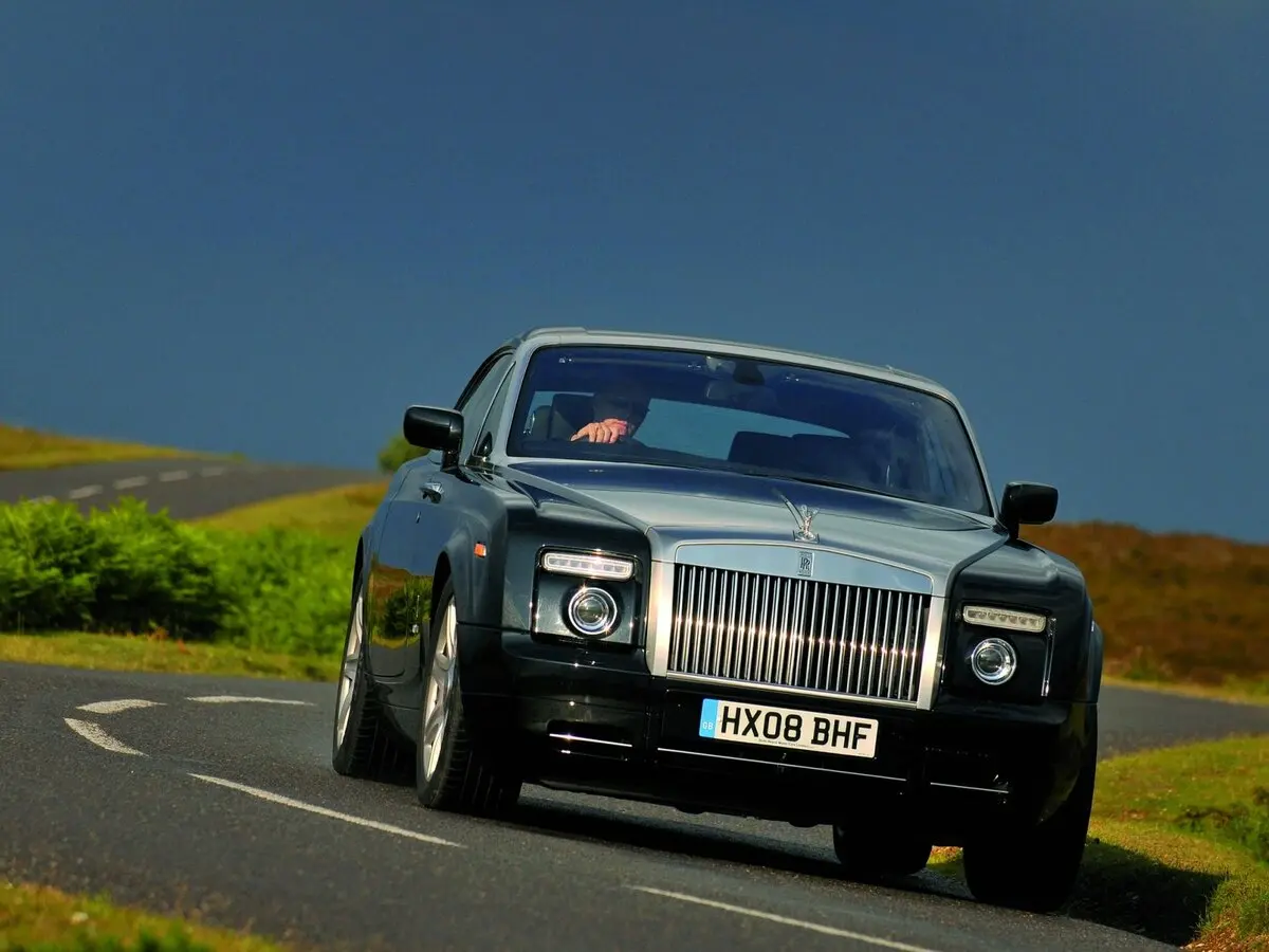 Rolls-Royce Phantom VII Купе — photo 3