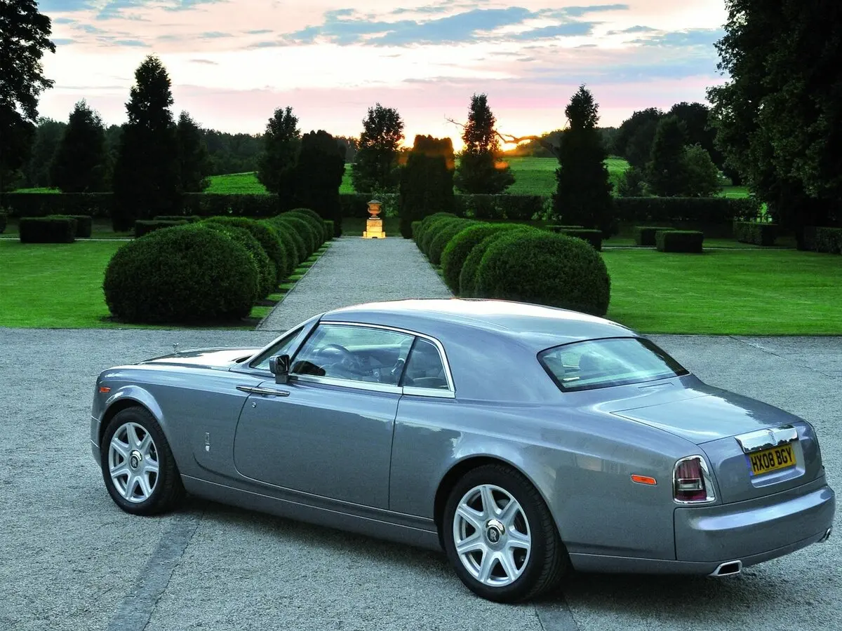 Rolls-Royce Phantom VII Купе — photo 5