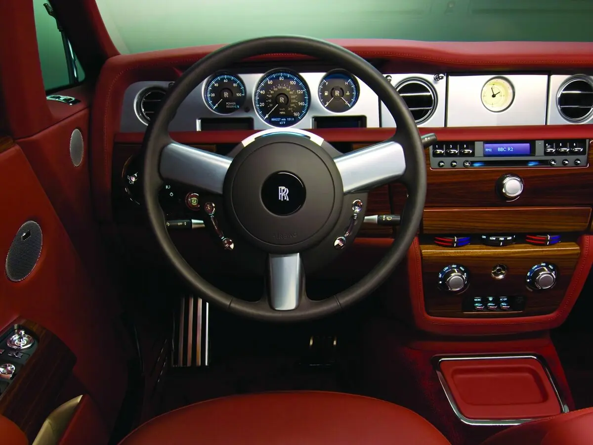 Rolls-Royce Phantom VII Купе — photo 6