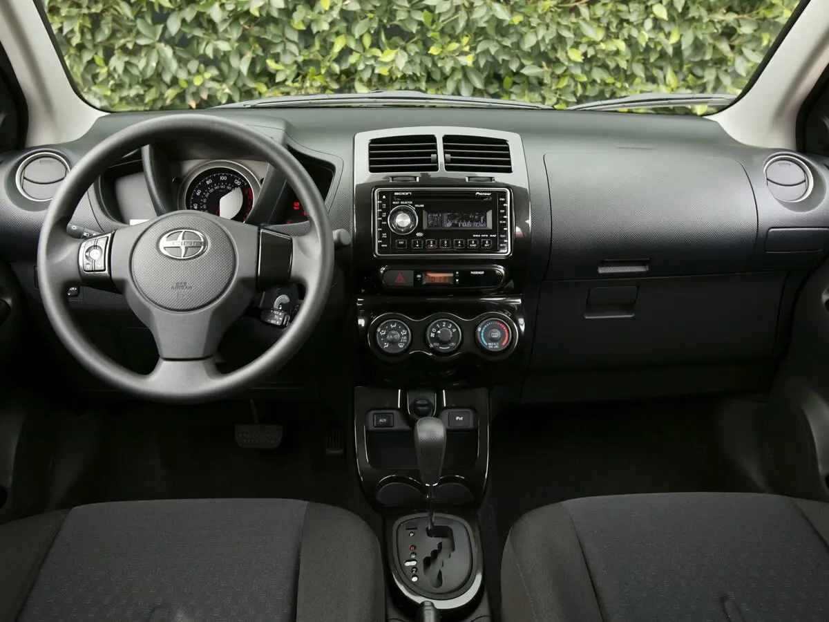 Scion xD 2008 – 2014 Хэтчбек 5 дв. — photo 6