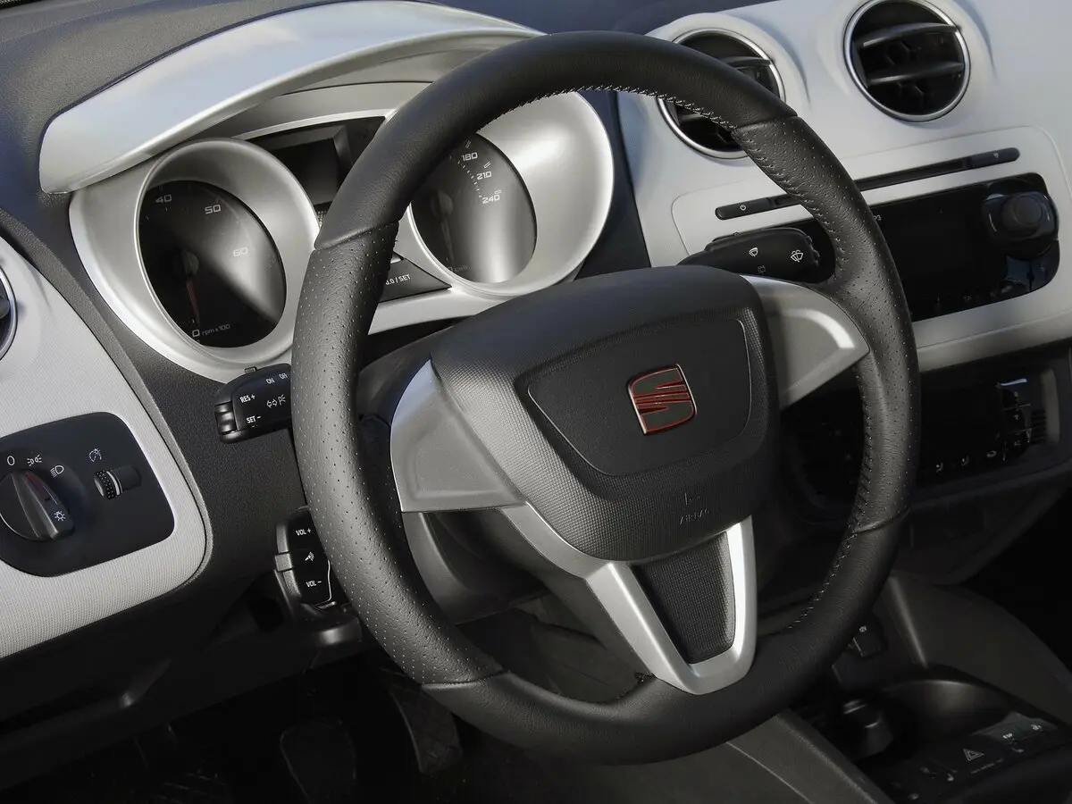SEAT Ibiza IV Хэтчбек 3 дв. — сүрөт 10