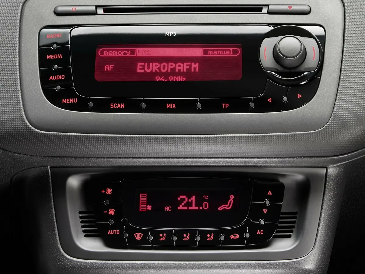SEAT Ibiza IV Хэтчбек 5 дв. — 照片 13