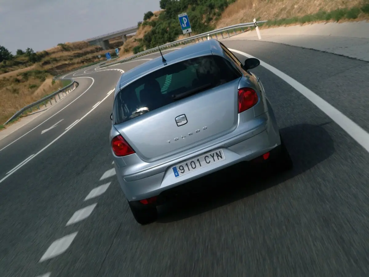 SEAT Toledo III Хэтчбек 5 дв. — 照片 4