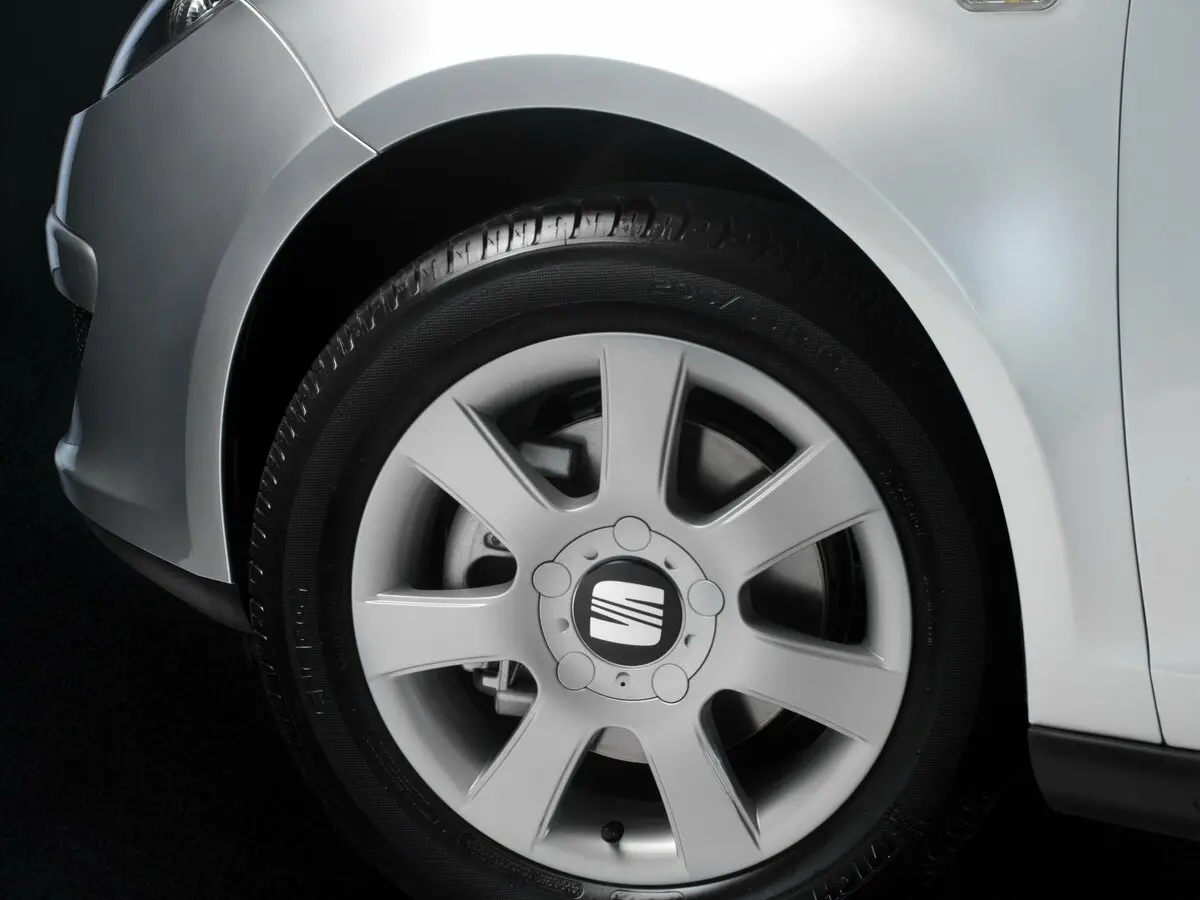 SEAT Toledo III Хэтчбек 5 дв. — 照片 10