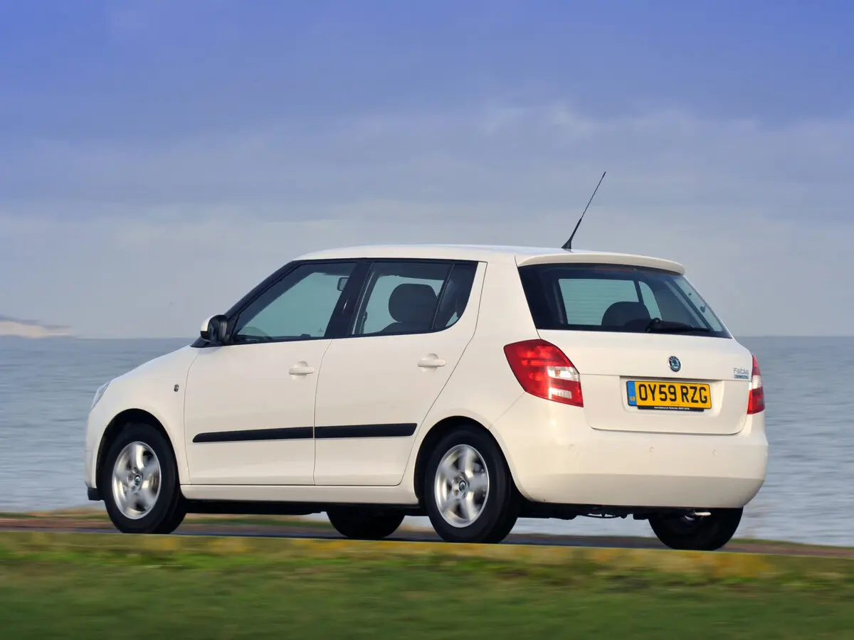 Skoda Fabia II Хэтчбек 5 дв. — фото 5