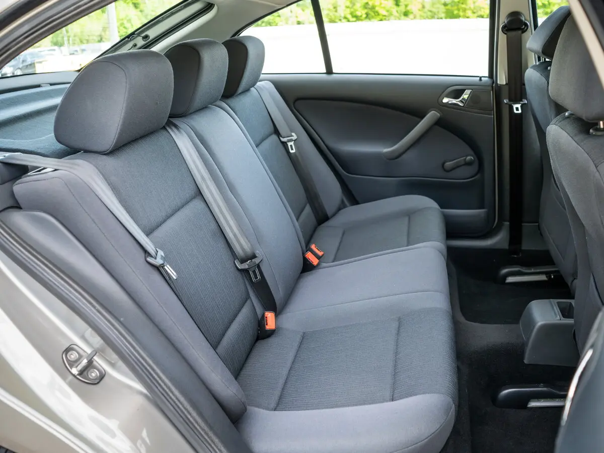 Skoda Octavia I (A4) Рестайлинг Лифтбек — сүрөт 9