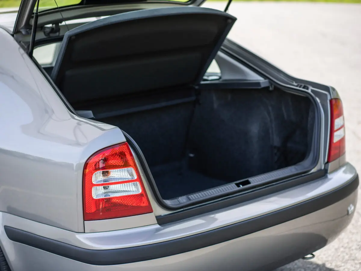 Skoda Octavia I (A4) Рестайлинг Лифтбек — сүрөт 11