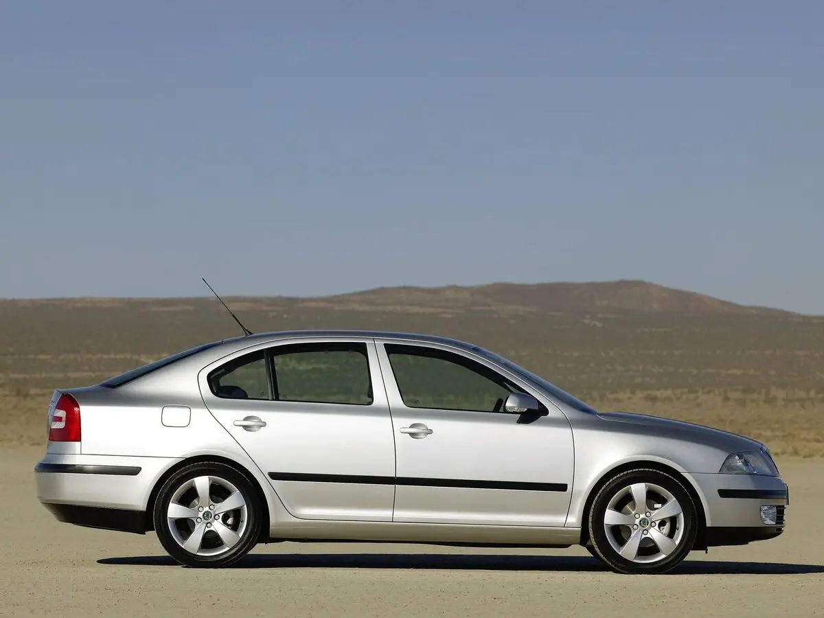 Skoda Octavia II (A5) Лифтбек — сүрөт 2