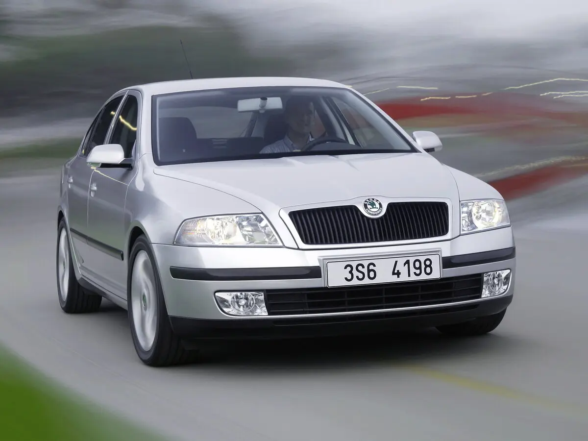 Skoda Octavia II (A5) Лифтбек — сүрөт 3