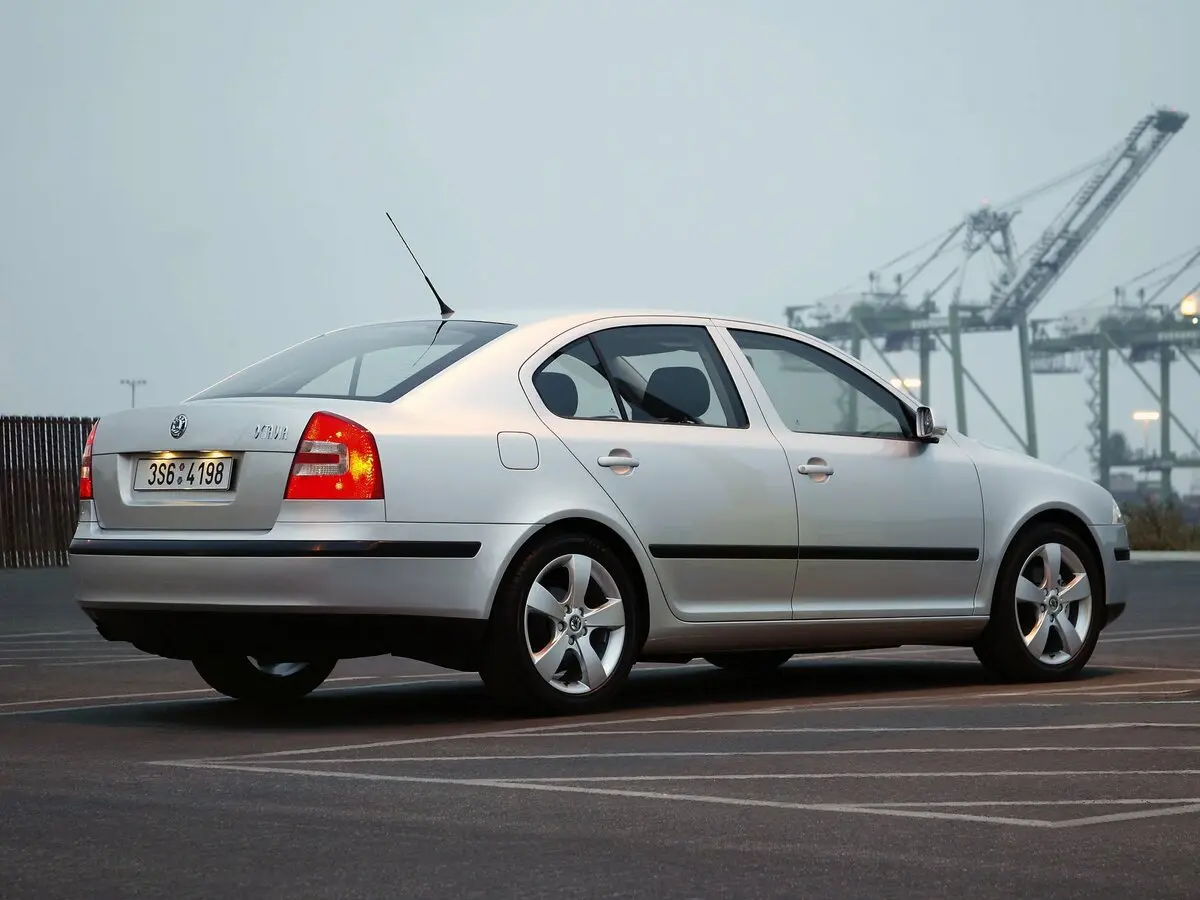 Skoda Octavia II (A5) Лифтбек — сүрөт 5