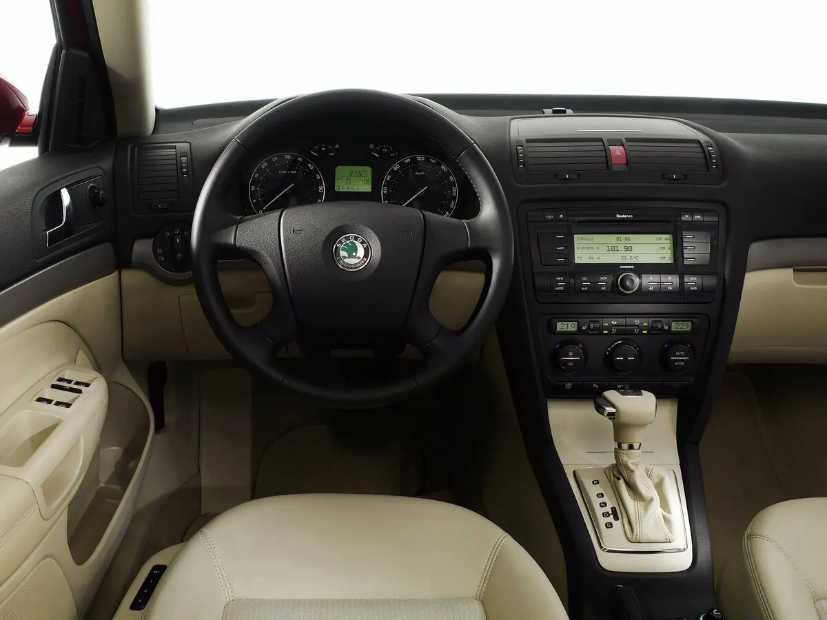 Skoda Octavia II (A5) Лифтбек — сүрөт 6