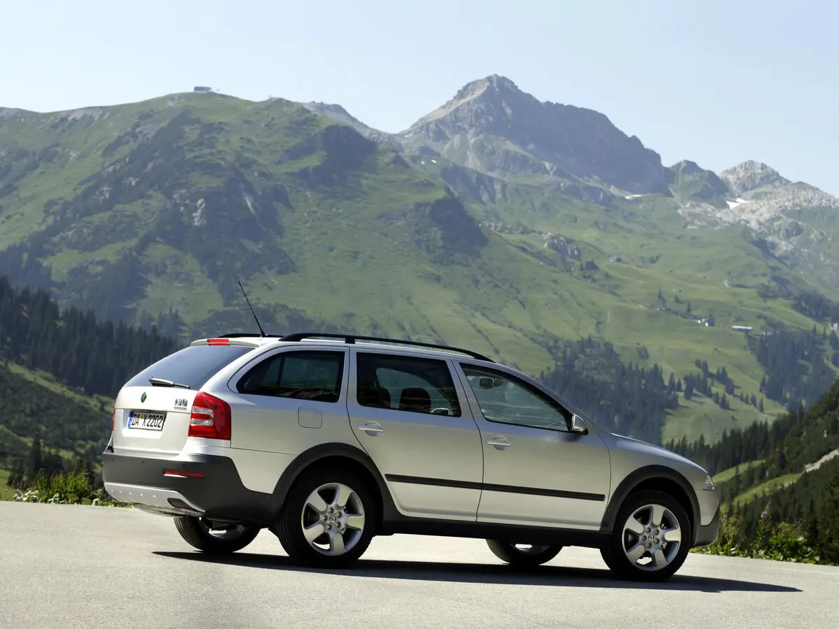 Skoda Octavia II (A5) Универсал 5 дв. Scout — сүрөт 2