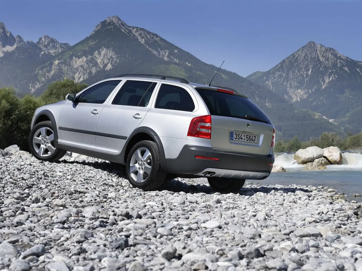Skoda Octavia II (A5) Универсал 5 дв. Scout — сүрөт 5