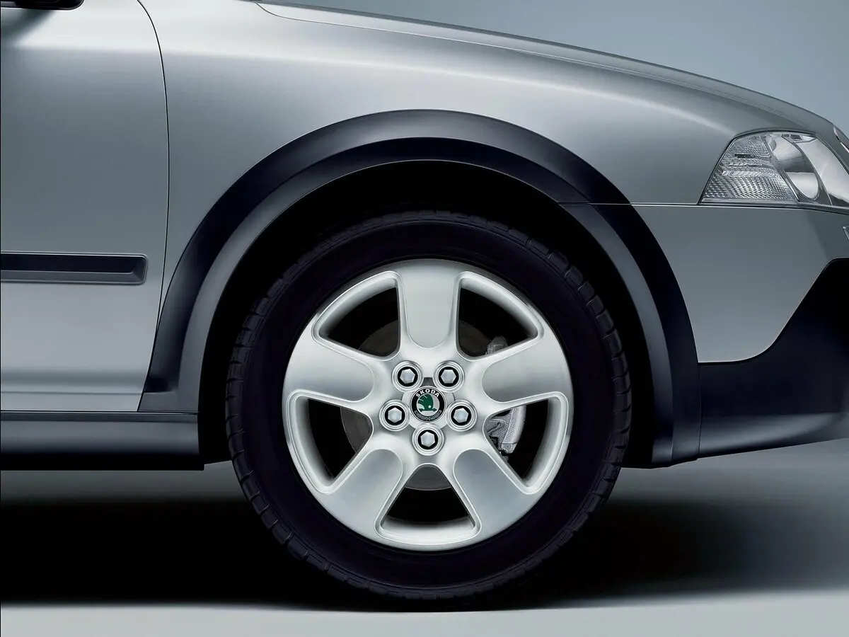 Skoda Octavia II (A5) Универсал 5 дв. Scout — сүрөт 12