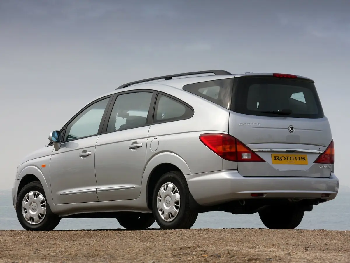 SsangYong Rodius I Рестайлинг Минивэн — фото 4