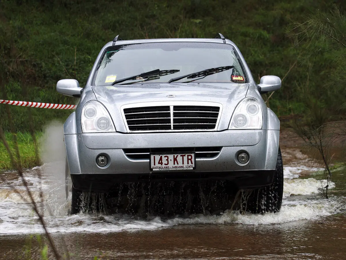 SsangYong Rexton II Внедорожник 5 дв. — фото 3