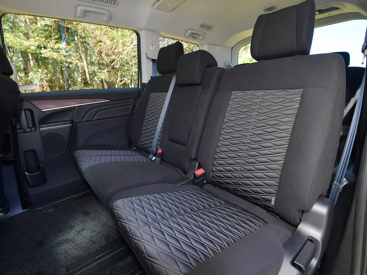Mitsubishi Delica D:5 I Рестайлинг Минивэн — photo 9