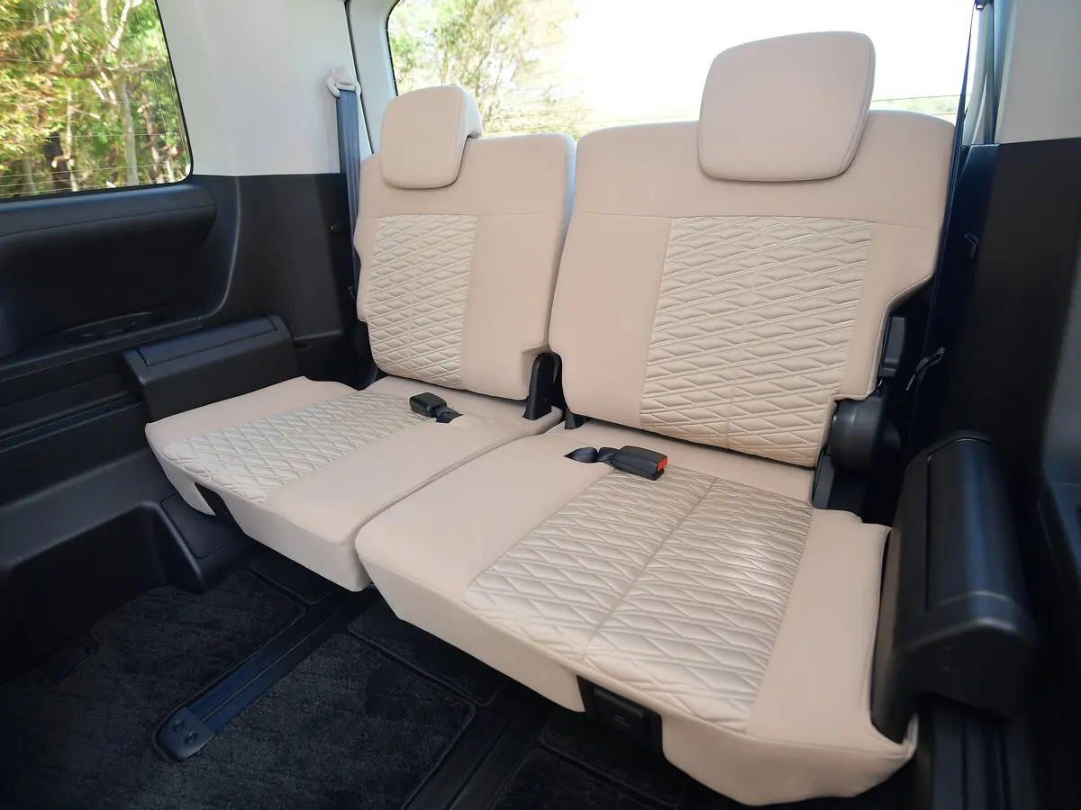 Mitsubishi Delica D:5 I Рестайлинг Минивэн — photo 10