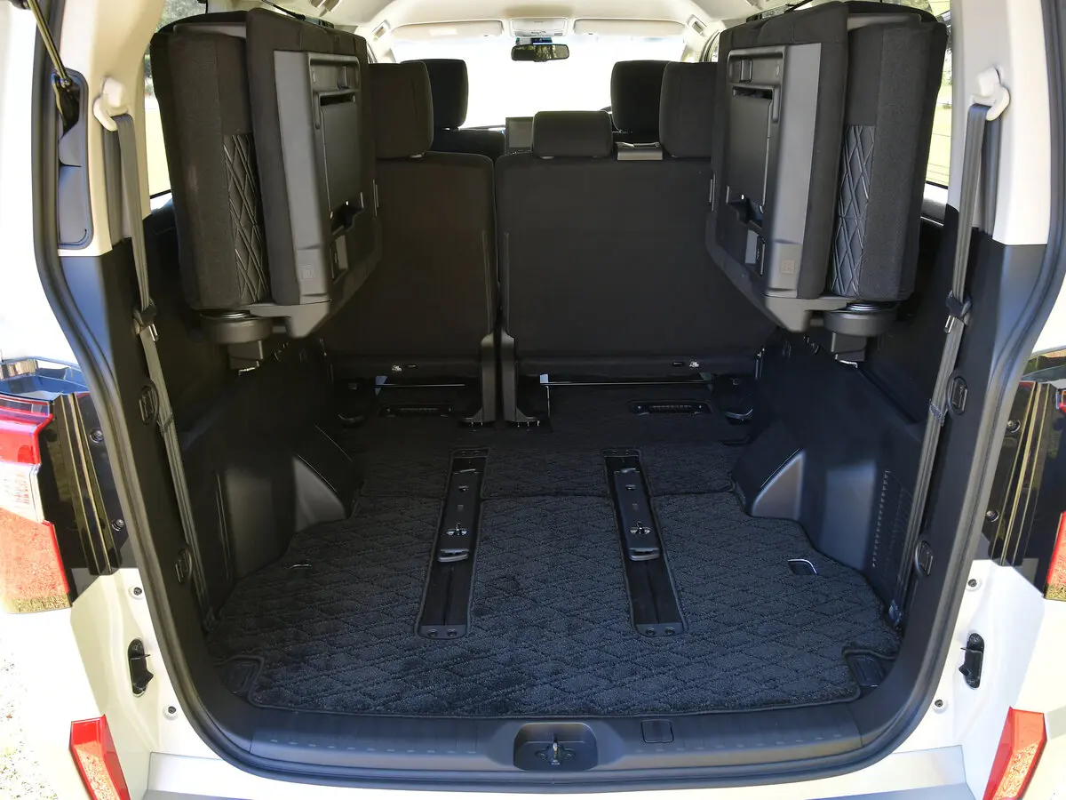 Mitsubishi Delica D:5 I Рестайлинг Минивэн — photo 11