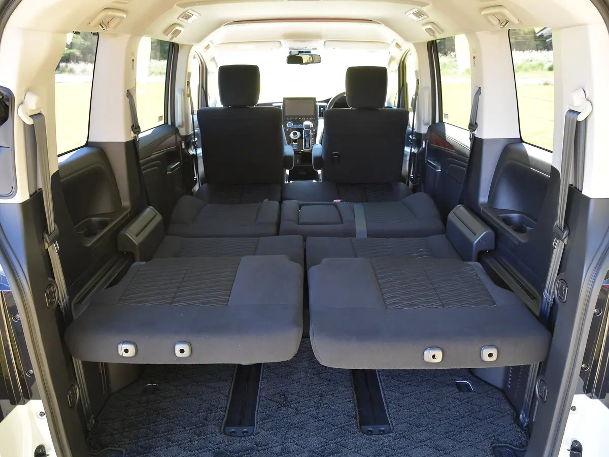 Mitsubishi Delica D:5 I Рестайлинг Минивэн — photo 14