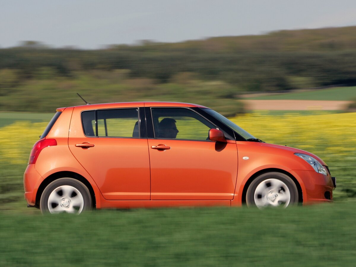 Suzuki Swift III Хэтчбек 5 дв. — фото 2
