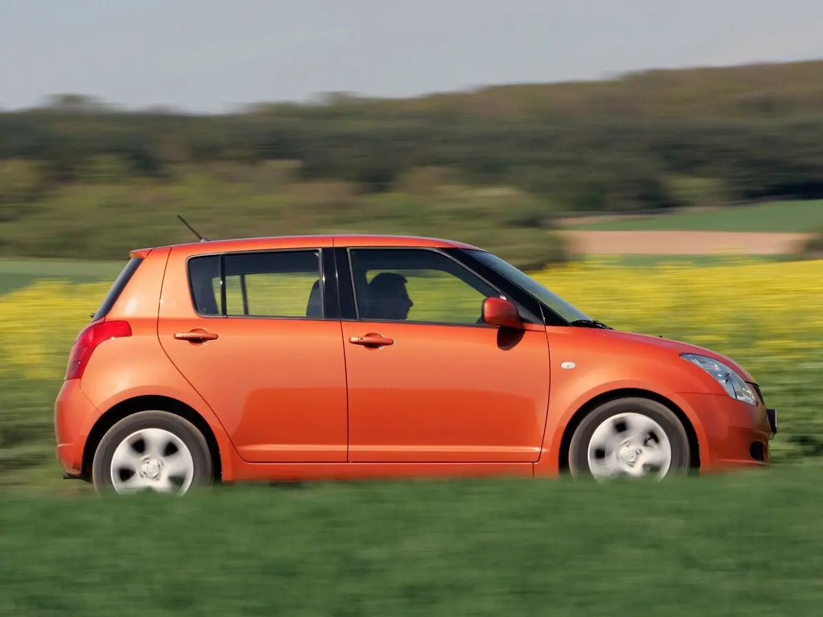 Suzuki Swift III Хэтчбек 5 дв. — сүрөт 2