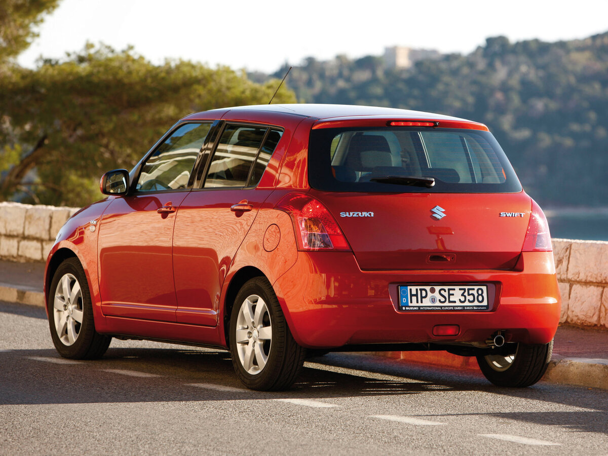 Suzuki Swift III Хэтчбек 5 дв. — фото 5