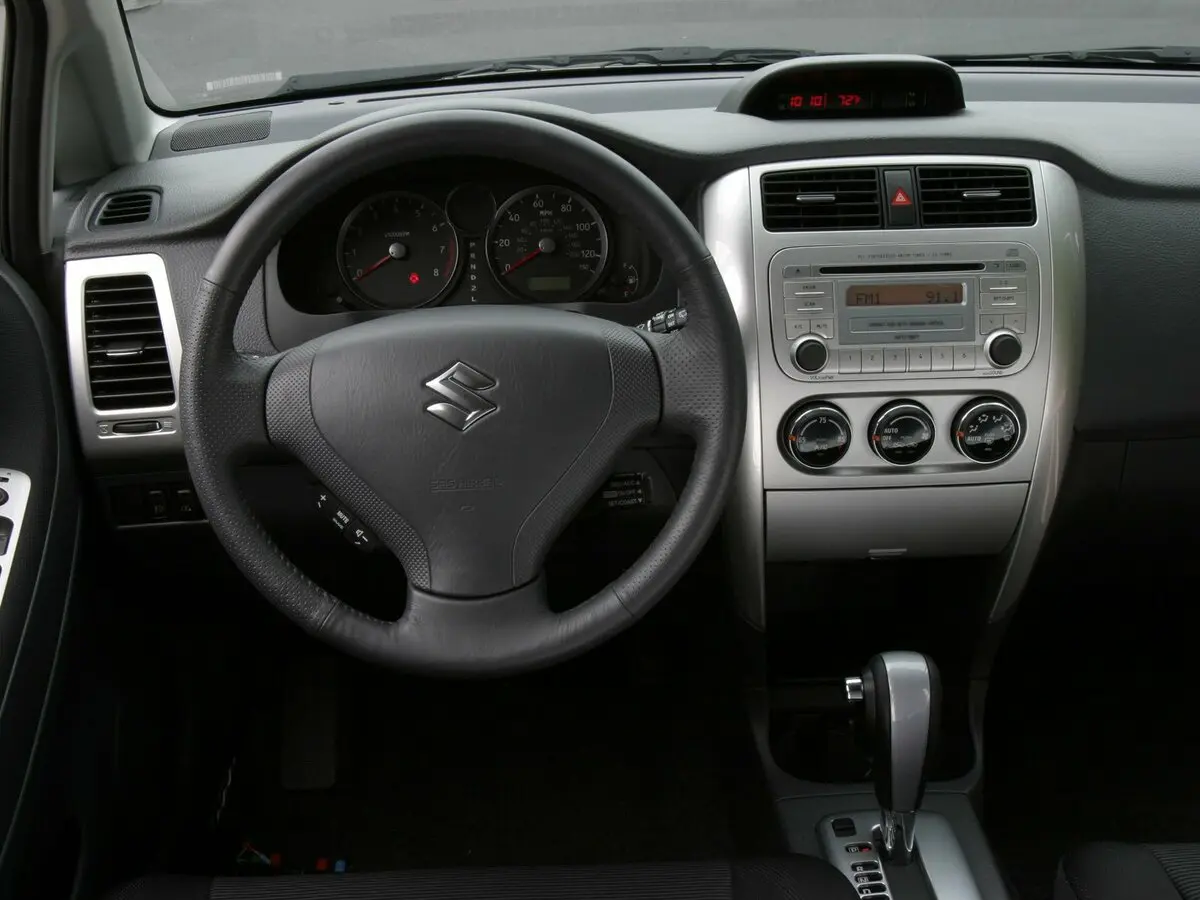 Suzuki Liana I Рестайлинг Седан — сүрөт 6