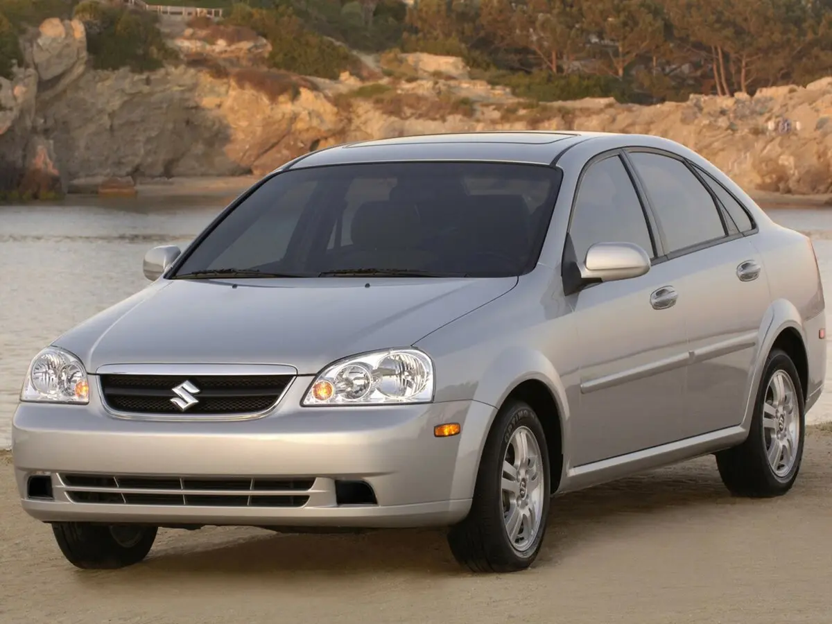 Suzuki Forenza 2003 – 2008 Седан — photo 2