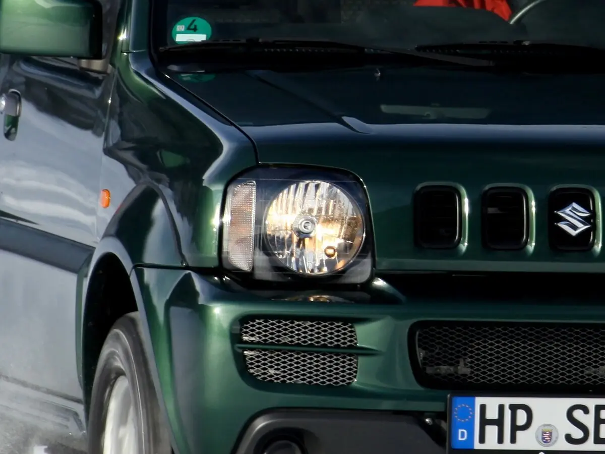 Suzuki Jimny III Рестайлинг 1 Внедорожник 3 дв. — фото 10