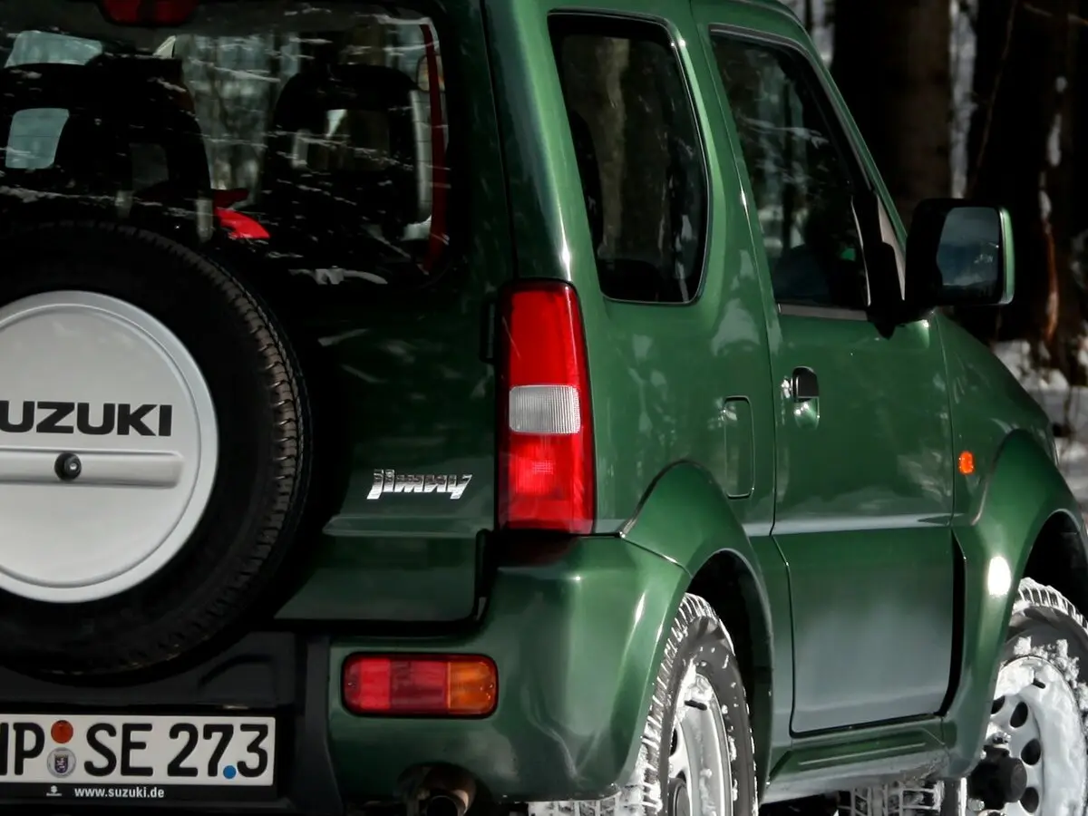 Suzuki Jimny III Рестайлинг 1 Внедорожник 3 дв. — фото 11