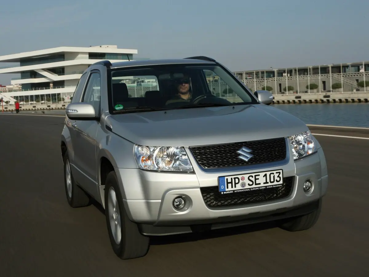 Suzuki Grand Vitara II Рестайлинг Внедорожник 3 дв. — сүрөт 2