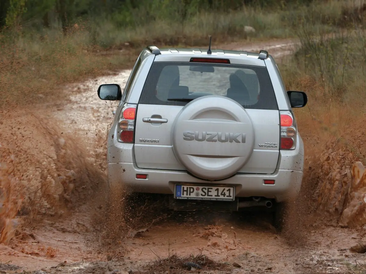 Suzuki Grand Vitara II Рестайлинг Внедорожник 3 дв. — сүрөт 3