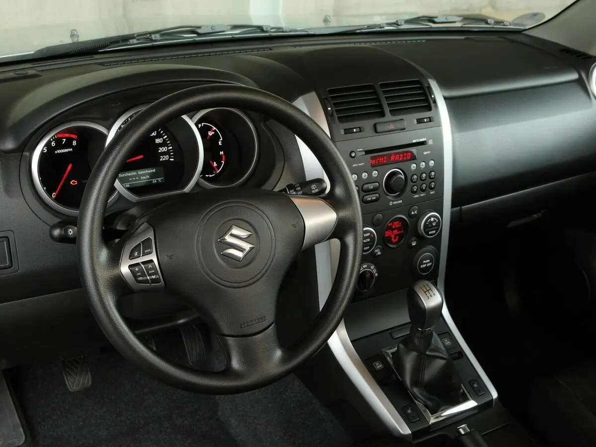 Suzuki Grand Vitara II Рестайлинг Внедорожник 3 дв. — сүрөт 7