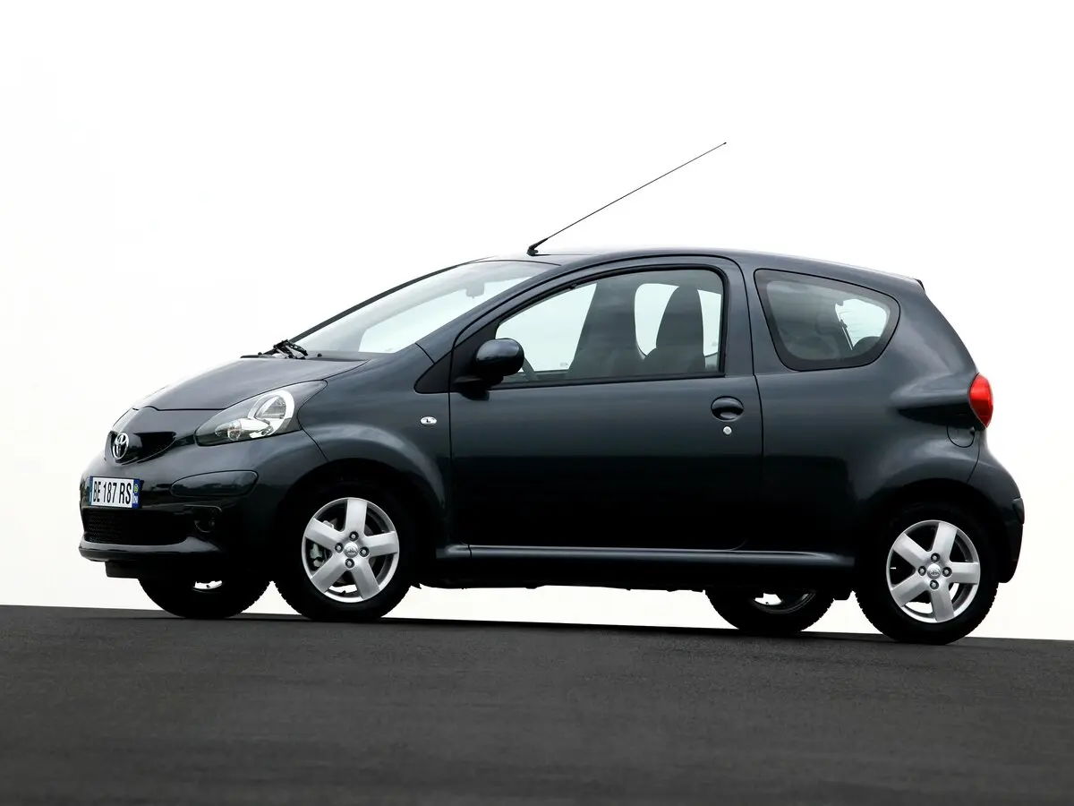 Toyota Aygo I Хэтчбек 3 дв. — сүрөт 2