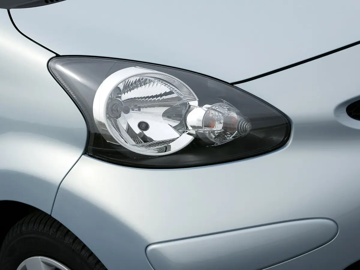 Toyota Aygo I Хэтчбек 3 дв. — сүрөт 9