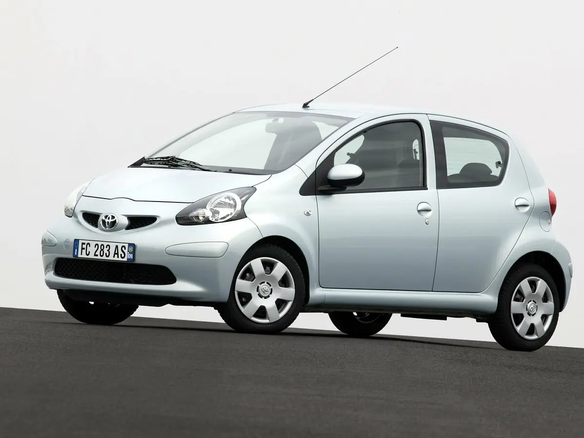 Toyota Aygo I Хэтчбек 5 дв.