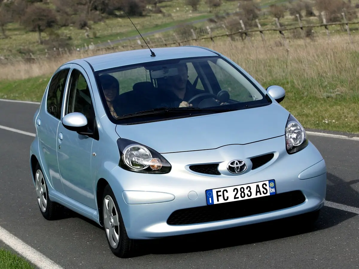 Toyota Aygo I Хэтчбек 5 дв. — сүрөт 3