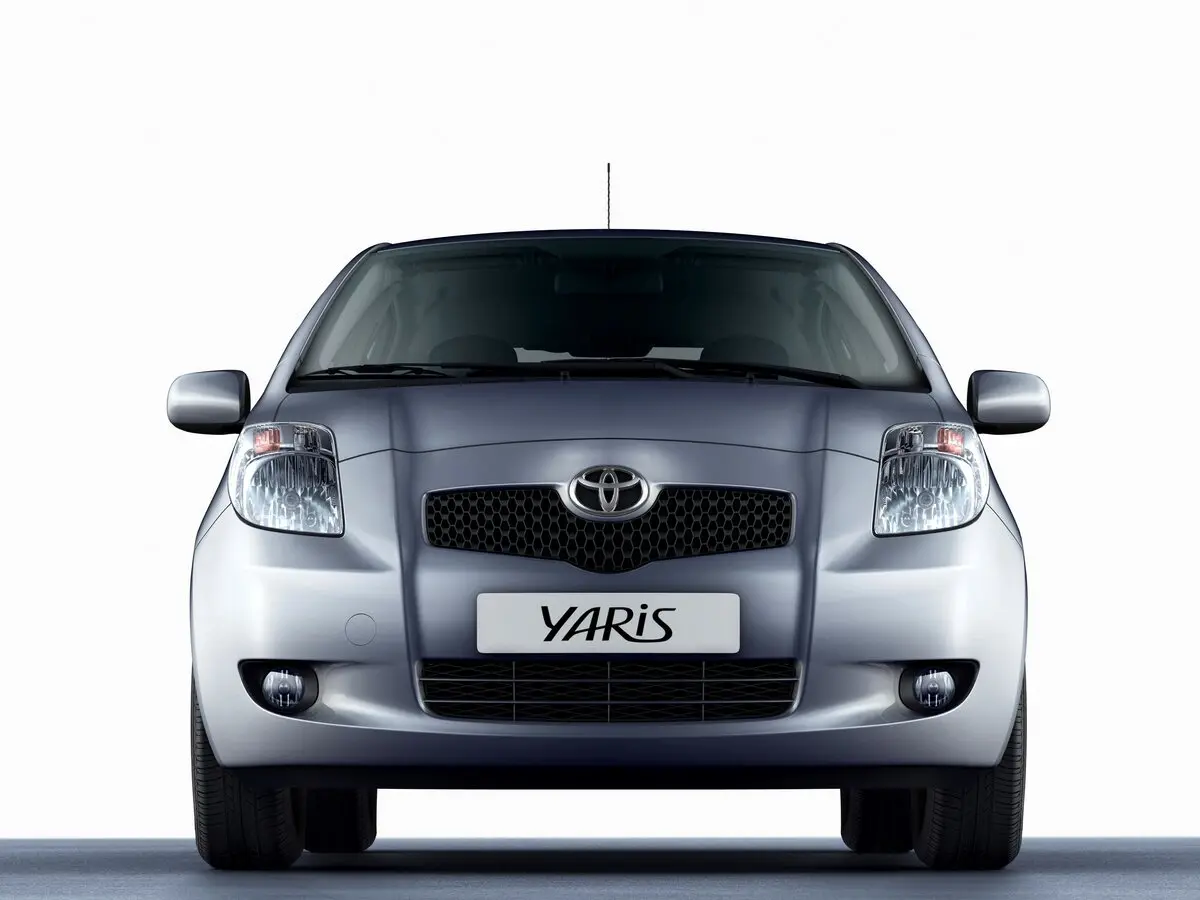Toyota Yaris II Хэтчбек 5 дв. — сүрөт 3