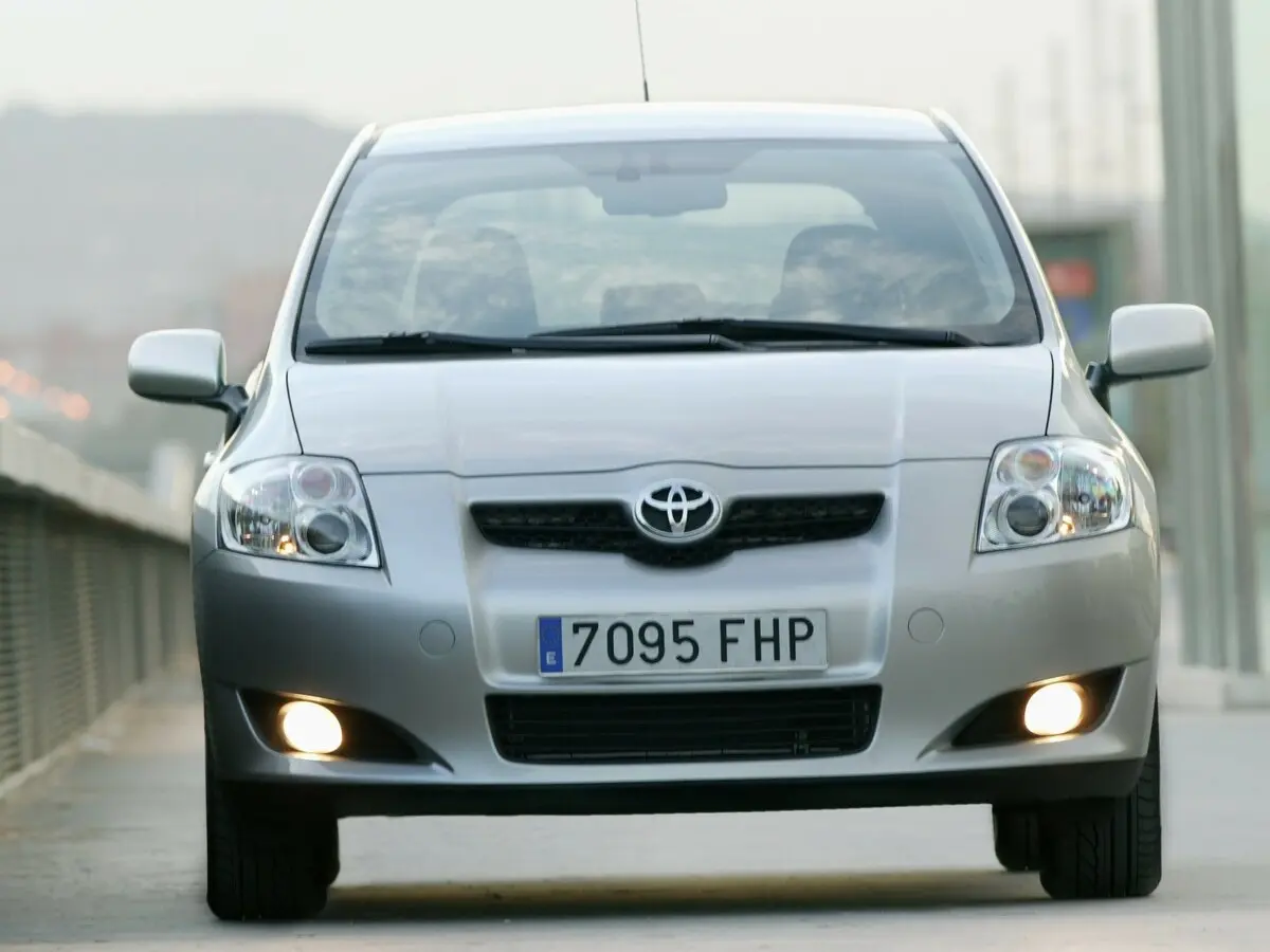 Toyota Auris I Хэтчбек 5 дв. — сүрөт 3